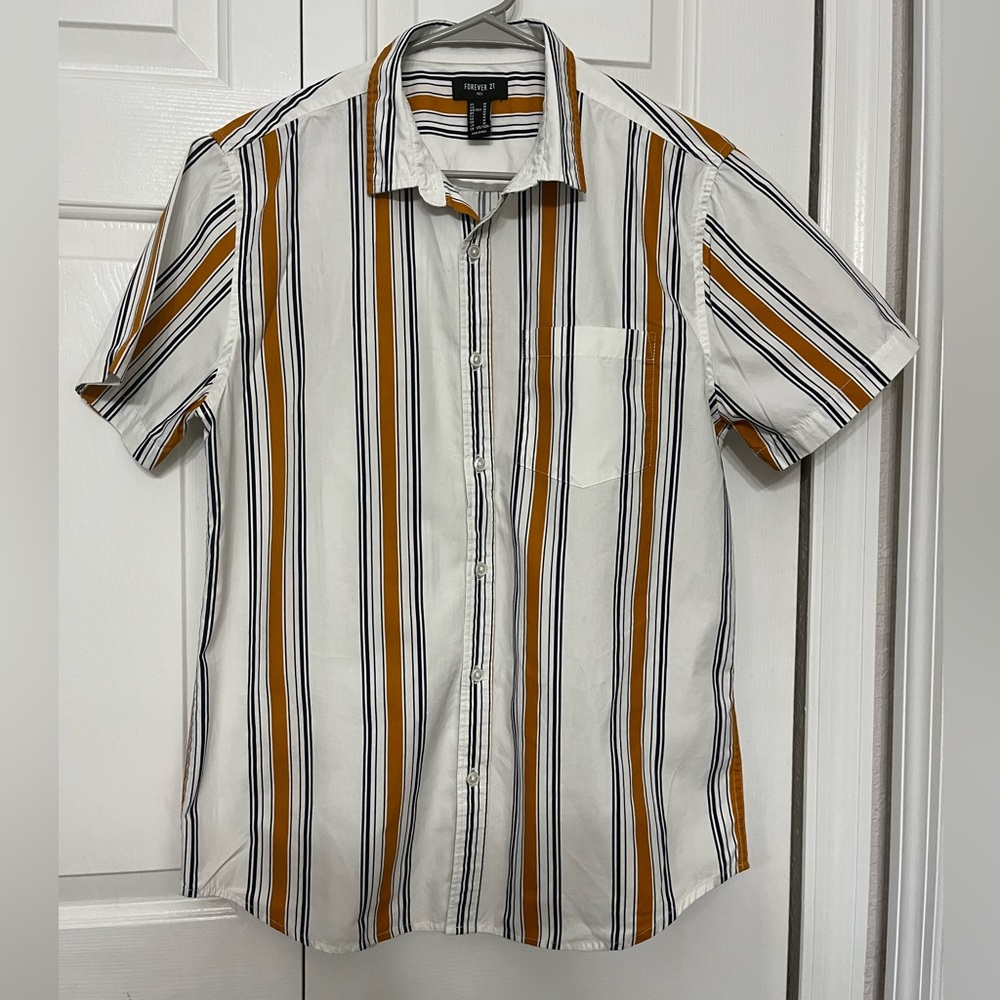 Men’s Striped Button Down - Size: M